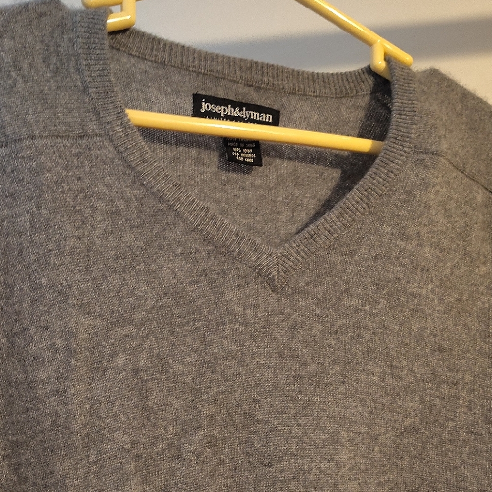 Men's V-Neck Sweater Cashmere